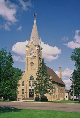 US-SouthDakota-Kranzburg-HolyRosary.jpg