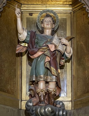 Barcelona_Cathedral_Interior_-_Statue_of_Saint_Pancrace_of_Rome.jpg