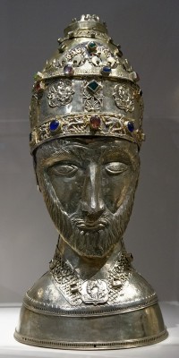 800px-Reliquary_of_Pope_Sylvester_I_PEAE_Zadar.jpg