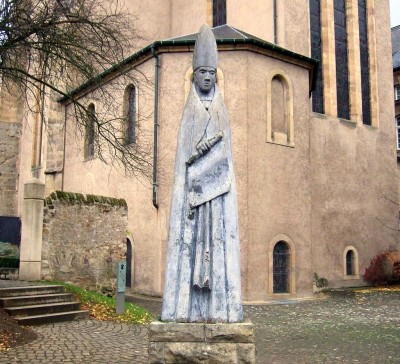 1024px-Willibrord-echternach.jpg