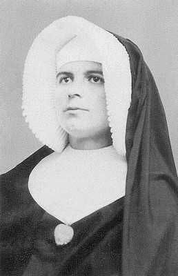 Marie-Léonie_Paradis,_1872.jpg