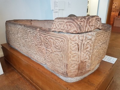 1024px-St_Alkmund_sarcophagus_.jpg