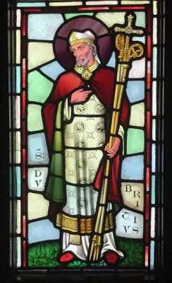 Castell_Coch_stained_glass_panel_3.JPG